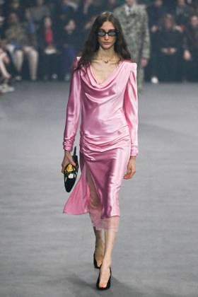 PFW Valentino Runway A model walks the runway during the Valentino Womenswear Spring Summer 2026 show as part of Paris Fashion Week in Paris, France on October 05, 2025. Photo by Aurore Marechal ABACAPRESS.COM Paris France  Copyright: xMarechalxAurore ABACAx