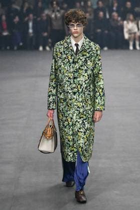 PFW Valentino Runway A model walks the runway during the Valentino Womenswear Spring Summer 2026 show as part of Paris Fashion Week in Paris, France on October 05, 2025. Photo by Aurore Marechal ABACAPRESS.COM Paris France  Copyright: xMarechalxAurore ABACAx