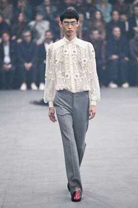 PFW Valentino Runway A model walks the runway during the Valentino Womenswear Spring Summer 2026 show as part of Paris Fashion Week in Paris, France on October 05, 2025. Photo by Aurore Marechal ABACAPRESS.COM Paris France  Copyright: xMarechalxAurore ABACAx