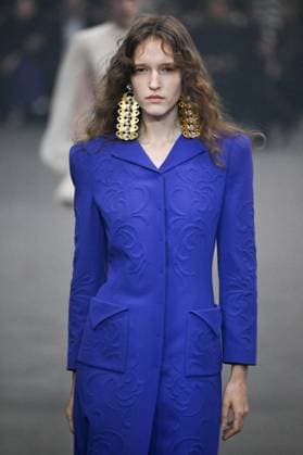 PFW Valentino Runway A model walks the runway during the Valentino Womenswear Spring Summer 2026 show as part of Paris Fashion Week in Paris, France on October 05, 2025. Photo by Aurore Marechal ABACAPRESS.COM Paris France  Copyright: xMarechalxAurore ABACAx