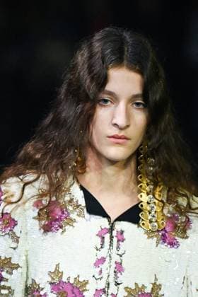 PFW Valentino Runway A model walks the runway during the Valentino Womenswear Spring Summer 2026 show as part of Paris Fashion Week in Paris, France on October 05, 2025. Photo by Aurore Marechal ABACAPRESS.COM Paris France  Copyright: xMarechalxAurore ABACAx