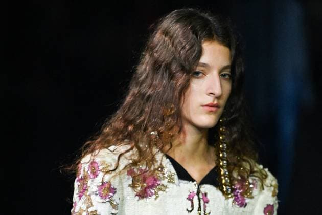 PFW Valentino Runway A model walks the runway during the Valentino Womenswear Spring Summer 2026 show as part of Paris Fashion Week in Paris, France on October 05, 2025. Photo by Aurore Marechal ABACAPRESS.COM Paris France  Copyright: xMarechalxAurore ABACAx
