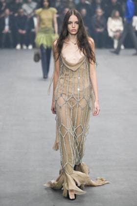 PFW Valentino Runway A model walks the runway during the Valentino Womenswear Spring Summer 2026 show as part of Paris Fashion Week in Paris, France on October 05, 2025. Photo by Aurore Marechal ABACAPRESS.COM Paris France  Copyright: xMarechalxAurore ABACAx
