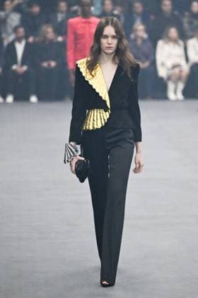 PFW Valentino Runway A model walks the runway during the Valentino Womenswear Spring Summer 2026 show as part of Paris Fashion Week in Paris, France on October 05, 2025. Photo by Aurore Marechal ABACAPRESS.COM Paris France  Copyright: xMarechalxAurore ABACAx