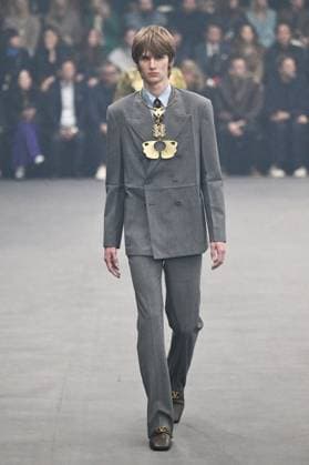 PFW Valentino Runway A model walks the runway during the Valentino Womenswear Spring Summer 2026 show as part of Paris Fashion Week in Paris, France on October 05, 2025. Photo by Aurore Marechal ABACAPRESS.COM Paris France  Copyright: xMarechalxAurore ABACAx