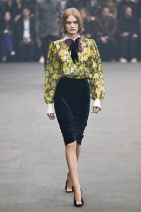 PFW Valentino Runway A model walks the runway during the Valentino Womenswear Spring Summer 2026 show as part of Paris Fashion Week in Paris, France on October 05, 2025. Photo by Aurore Marechal ABACAPRESS.COM Paris France  Copyright: xMarechalxAurore ABACAx