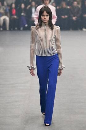 PFW Valentino Runway A model walks the runway during the Valentino Womenswear Spring Summer 2026 show as part of Paris Fashion Week in Paris, France on October 05, 2025. Photo by Aurore Marechal ABACAPRESS.COM Paris France  Copyright: xMarechalxAurore ABACAx