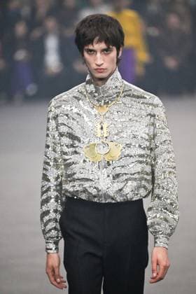 PFW Valentino Runway A model walks the runway during the Valentino Womenswear Spring Summer 2026 show as part of Paris Fashion Week in Paris, France on October 05, 2025. Photo by Aurore Marechal ABACAPRESS.COM Paris France  Copyright: xMarechalxAurore ABACAx