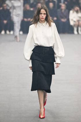 PFW Valentino Runway A model walks the runway during the Valentino Womenswear Spring Summer 2026 show as part of Paris Fashion Week in Paris, France on October 05, 2025. Photo by Aurore Marechal ABACAPRESS.COM Paris France  Copyright: xMarechalxAurore ABACAx