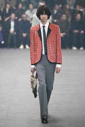 PFW Valentino Runway A model walks the runway during the Valentino Womenswear Spring Summer 2026 show as part of Paris Fashion Week in Paris, France on October 05, 2025. Photo by Aurore Marechal ABACAPRESS.COM Paris France  Copyright: xMarechalxAurore ABACAx