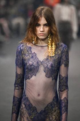 PFW Valentino Runway A model walks the runway during the Valentino Womenswear Spring Summer 2026 show as part of Paris Fashion Week in Paris, France on October 05, 2025. Photo by Aurore Marechal ABACAPRESS.COM Paris France  Copyright: xMarechalxAurore ABACAx