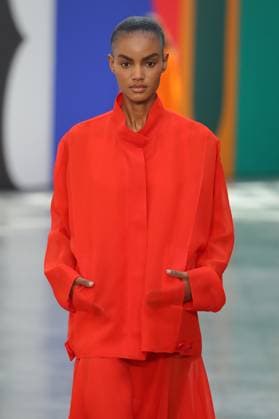 PFW - Akris Runway A model walks the runway during the Akris Womenswear Spring Summer 2026 show as part of Paris Fashion Week on October 05, 2025 in Paris, France. Photo by Alain-Gil Gonzalez ABACAPRESS.COM Paris France  Copyright: xGonzalezxAlain-Gil ABACAx