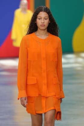 PFW - Akris Runway A model walks the runway during the Akris Womenswear Spring Summer 2026 show as part of Paris Fashion Week on October 05, 2025 in Paris, France. Photo by Alain-Gil Gonzalez ABACAPRESS.COM Paris France  Copyright: xGonzalezxAlain-Gil ABACAx