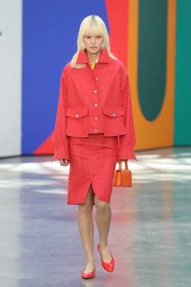 PFW - Akris Runway A model walks the runway during the Akris Womenswear Spring Summer 2026 show as part of Paris Fashion Week on October 05, 2025 in Paris, France. Photo by Alain-Gil Gonzalez ABACAPRESS.COM Paris France  Copyright: xGonzalezxAlain-Gil ABACAx