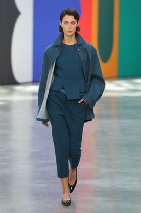 PFW - Akris Runway A model walks the runway during the Akris Womenswear Spring Summer 2026 show as part of Paris Fashion Week on October 05, 2025 in Paris, France. Photo by Alain-Gil Gonzalez ABACAPRESS.COM Paris France  Copyright: xGonzalezxAlain-Gil ABACAx
