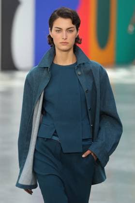 PFW - Akris Runway A model walks the runway during the Akris Womenswear Spring Summer 2026 show as part of Paris Fashion Week on October 05, 2025 in Paris, France. Photo by Alain-Gil Gonzalez ABACAPRESS.COM Paris France  Copyright: xGonzalezxAlain-Gil ABACAx