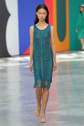 PFW - Akris Runway A model walks the runway during the Akris Womenswear Spring Summer 2026 show as part of Paris Fashion Week on October 05, 2025 in Paris, France. Photo by Alain-Gil Gonzalez ABACAPRESS.COM Paris France  Copyright: xGonzalezxAlain-Gil ABACAx