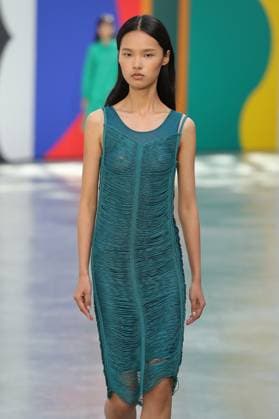 PFW - Akris Runway A model walks the runway during the Akris Womenswear Spring Summer 2026 show as part of Paris Fashion Week on October 05, 2025 in Paris, France. Photo by Alain-Gil Gonzalez ABACAPRESS.COM Paris France  Copyright: xGonzalezxAlain-Gil ABACAx
