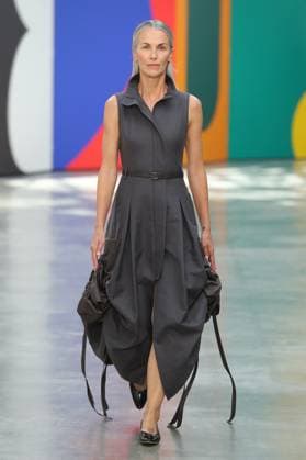 PFW - Akris Runway A model walks the runway during the Akris Womenswear Spring Summer 2026 show as part of Paris Fashion Week on October 05, 2025 in Paris, France. Photo by Alain-Gil Gonzalez ABACAPRESS.COM Paris France  Copyright: xGonzalezxAlain-Gil ABACAx