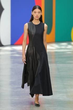 PFW - Akris Runway A model walks the runway during the Akris Womenswear Spring Summer 2026 show as part of Paris Fashion Week on October 05, 2025 in Paris, France. Photo by Alain-Gil Gonzalez ABACAPRESS.COM Paris France  Copyright: xGonzalezxAlain-Gil ABACAx