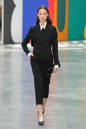 PFW - Akris Runway A model walks the runway during the Akris Womenswear Spring Summer 2026 show as part of Paris Fashion Week on October 05, 2025 in Paris, France. Photo by Alain-Gil Gonzalez ABACAPRESS.COM Paris France  Copyright: xGonzalezxAlain-Gil ABACAx