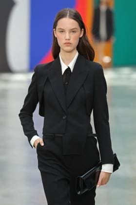 PFW - Akris Runway A model walks the runway during the Akris Womenswear Spring Summer 2026 show as part of Paris Fashion Week on October 05, 2025 in Paris, France. Photo by Alain-Gil Gonzalez ABACAPRESS.COM Paris France  Copyright: xGonzalezxAlain-Gil ABACAx