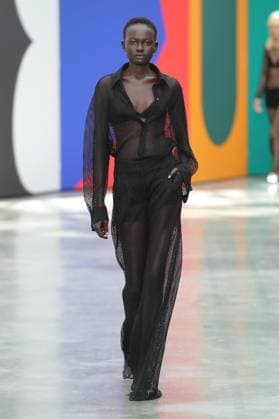 PFW - Akris Runway A model walks the runway during the Akris Womenswear Spring Summer 2026 show as part of Paris Fashion Week on October 05, 2025 in Paris, France. Photo by Alain-Gil Gonzalez ABACAPRESS.COM Paris France  Copyright: xGonzalezxAlain-Gil ABACAx
