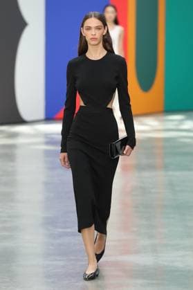 PFW - Akris Runway A model walks the runway during the Akris Womenswear Spring Summer 2026 show as part of Paris Fashion Week on October 05, 2025 in Paris, France. Photo by Alain-Gil Gonzalez ABACAPRESS.COM Paris France  Copyright: xGonzalezxAlain-Gil ABACAx