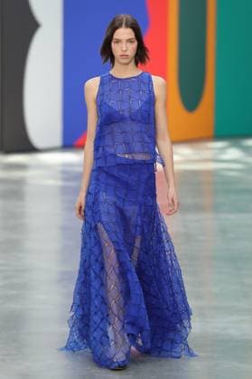 PFW - Akris Runway A model walks the runway during the Akris Womenswear Spring Summer 2026 show as part of Paris Fashion Week on October 05, 2025 in Paris, France. Photo by Alain-Gil Gonzalez ABACAPRESS.COM Paris France  Copyright: xGonzalezxAlain-Gil ABACAx