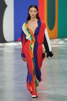 PFW - Akris Runway A model walks the runway during the Akris Womenswear Spring Summer 2026 show as part of Paris Fashion Week on October 05, 2025 in Paris, France. Photo by Alain-Gil Gonzalez ABACAPRESS.COM Paris France  Copyright: xGonzalezxAlain-Gil ABACAx