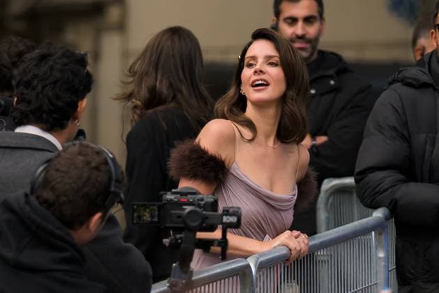PFW Valentino Outside Arrivals Lana Del Rey attends the Valentino Womenswear Spring Summer 2026 show as part of Paris Fashion Week on October 05, 2025 in Paris, France. Photo by Laurent Zabulon ABACAPRESS.COM Paris France  Copyright: xZabulonxLaurent ABACAx