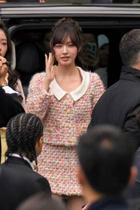 PFW Valentino Outside Arrivals Liz from IVE attends the Valentino Womenswear Spring Summer 2026 show as part of Paris Fashion Week on October 05, 2025 in Paris, France. Photo by Laurent Zabulon ABACAPRESS.COM Paris France  Copyright: xZabulonxLaurent ABACAx