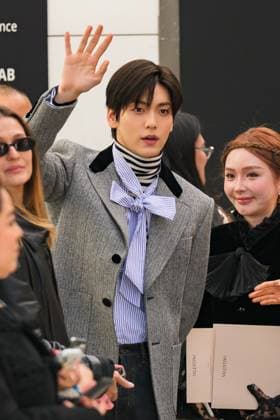 PFW Valentino Outside Arrivals Soobin attends the Valentino Womenswear Spring Summer 2026 show as part of Paris Fashion Week on October 05, 2025 in Paris, France. Photo by Laurent Zabulon ABACAPRESS.COM Paris France  Copyright: xZabulonxLaurent ABACAx
