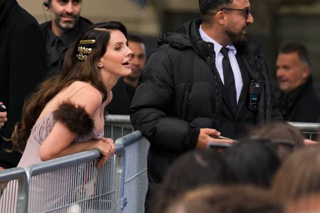 PFW Valentino Outside Arrivals Lana Del Rey attends the Valentino Womenswear Spring Summer 2026 show as part of Paris Fashion Week on October 05, 2025 in Paris, France. Photo by Laurent Zabulon ABACAPRESS.COM Paris France  Copyright: xZabulonxLaurent ABACAx