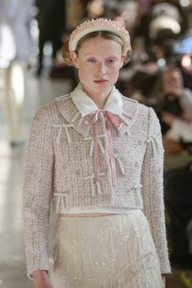 PFW - Shuting Qiu Runway A model walks the runway during the Shuting Qiu Womenswear Spring Summer 2026 show as part of Paris Fashion Week on October 5, 2025 in Paris, France. Photo by Jana Call me J ABACAPRESS.COM Paris Ile de France France  Copyright: xJanaxCallxmexJ ABACAx