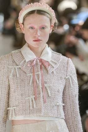 PFW - Shuting Qiu Runway A model walks the runway during the Shuting Qiu Womenswear Spring Summer 2026 show as part of Paris Fashion Week on October 5, 2025 in Paris, France. Photo by Jana Call me J ABACAPRESS.COM Paris Ile de France France  Copyright: xJanaxCallxmexJ ABACAx