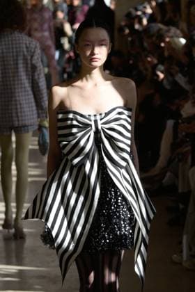 PFW - Shuting Qiu Runway A model walks the runway during the Shuting Qiu Womenswear Spring Summer 2026 show as part of Paris Fashion Week on October 5, 2025 in Paris, France. Photo by Jana Call me J ABACAPRESS.COM Paris Ile de France France  Copyright: xJanaxCallxmexJ ABACAx