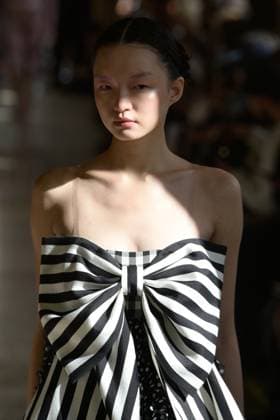 PFW - Shuting Qiu Runway A model walks the runway during the Shuting Qiu Womenswear Spring Summer 2026 show as part of Paris Fashion Week on October 5, 2025 in Paris, France. Photo by Jana Call me J ABACAPRESS.COM Paris Ile de France France  Copyright: xJanaxCallxmexJ ABACAx