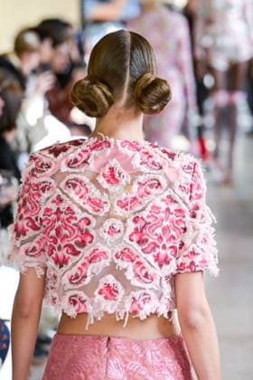 PFW - Shuting Qiu Runway A model walks the runway during the Shuting Qiu Womenswear Spring Summer 2026 show as part of Paris Fashion Week on October 5, 2025 in Paris, France. Photo by Jana Call me J ABACAPRESS.COM Paris Ile de France France  Copyright: xJanaxCallxmexJ ABACAx