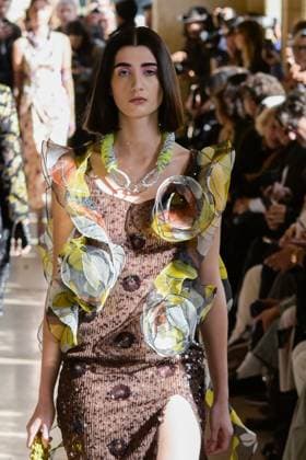 PFW - Shuting Qiu Runway A model walks the runway during the Shuting Qiu Womenswear Spring Summer 2026 show as part of Paris Fashion Week on October 5, 2025 in Paris, France. Photo by Jana Call me J ABACAPRESS.COM Paris Ile de France France  Copyright: xJanaxCallxmexJ ABACAx