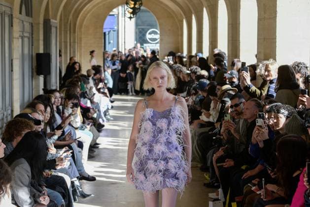 PFW - Shuting Qiu Runway A model walks the runway during the Shuting Qiu Womenswear Spring Summer 2026 show as part of Paris Fashion Week on October 5, 2025 in Paris, France. Photo by Jana Call me J ABACAPRESS.COM Paris Ile de France France  Copyright: xJanaxCallxmexJ ABACAx