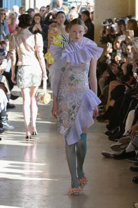 PFW - Shuting Qiu Runway A model walks the runway during the Shuting Qiu Womenswear Spring Summer 2026 show as part of Paris Fashion Week on October 5, 2025 in Paris, France. Photo by Jana Call me J ABACAPRESS.COM Paris Ile de France France  Copyright: xJanaxCallxmexJ ABACAx