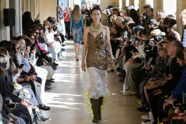 PFW - Shuting Qiu Runway A model walks the runway during the Shuting Qiu Womenswear Spring Summer 2026 show as part of Paris Fashion Week on October 5, 2025 in Paris, France. Photo by Jana Call me J ABACAPRESS.COM Paris Ile de France France  Copyright: xJanaxCallxmexJ ABACAx