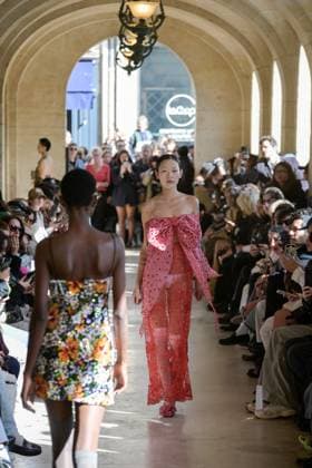 PFW - Shuting Qiu Runway A model walks the runway during the Shuting Qiu Womenswear Spring Summer 2026 show as part of Paris Fashion Week on October 5, 2025 in Paris, France. Photo by Jana Call me J ABACAPRESS.COM Paris Ile de France France  Copyright: xJanaxCallxmexJ ABACAx