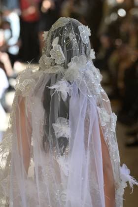 PFW - Shuting Qiu Runway A model walks the runway during the Shuting Qiu Womenswear Spring Summer 2026 show as part of Paris Fashion Week on October 5, 2025 in Paris, France. Photo by Jana Call me J ABACAPRESS.COM Paris Ile de France France  Copyright: xJanaxCallxmexJ ABACAx