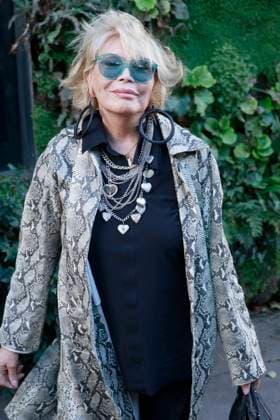 Amanda Lear Arrivals at the Jean Paul Gaultier fashion show during Paris Fashion Week, Womens Ready to Wear Spring Summer 2026 at the Musée du quai Branly in Paris, Sunday, October 5, 2025 Christophe Aubert via Bestimage Celebrities arriving at the Jean Paul Gaultier fashion show during Paris Fashion Week, Womens Ready to Wear Spring Summer 2026 at the Musée du quai Branly in Paris, Sunday, October 5, 2025 Paris France  Copyright: xChristophexAubertxviaxBestimagexChristophexAubertxviaxBestimagex