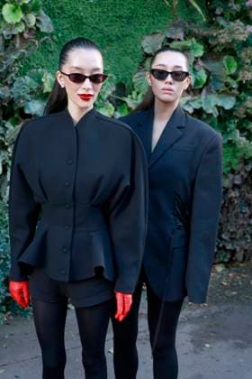 Arrivals at the Jean Paul Gaultier fashion show during Paris Fashion Week, Womens Ready to Wear Spring Summer 2026 at the Musée du quai Branly in Paris, Sunday, October 5, 2025 Christophe Aubert via Bestimage Celebrities arriving at the Jean Paul Gaultier fashion show during Paris Fashion Week, Womens Ready to Wear Spring Summer 2026 at the Musée du quai Branly in Paris, Sunday, October 5, 2025 Paris France  Copyright: xChristophexAubertxviaxBestimagexChristophexAubertxviaxBestimagex