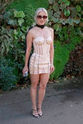 Guest Celebrities arriving at the Jean Paul Gaultier fashion show during Paris Fashion Week, Womens Ready to Wear Spring Summer 2026 at the Musée du quai Branly in Paris, Sunday, October 5, 2025 Christophe Aubert via Bestimage Celebrities arriving at the Jean Paul Gaultier fashion show during Paris Fashion Week, Womens Ready to Wear Spring Summer 2026 at the Musée du quai Branly in Paris, Sunday, October 5, 2025 Paris France  Copyright: xChristophexAubertxviaxBestimagexChristophexAubertxviaxBestimagex