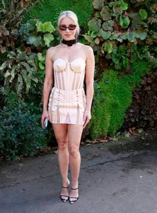 Guest Celebrities arriving at the Jean Paul Gaultier fashion show during Paris Fashion Week, Womens Ready to Wear Spring Summer 2026 at the Musée du quai Branly in Paris, Sunday, October 5, 2025 Christophe Aubert via Bestimage Celebrities arriving at the Jean Paul Gaultier fashion show during Paris Fashion Week, Womens Ready to Wear Spring Summer 2026 at the Musée du quai Branly in Paris, Sunday, October 5, 2025 Paris France  Copyright: xChristophexAubertxviaxBestimagexChristophexAubertxviaxBestimagex