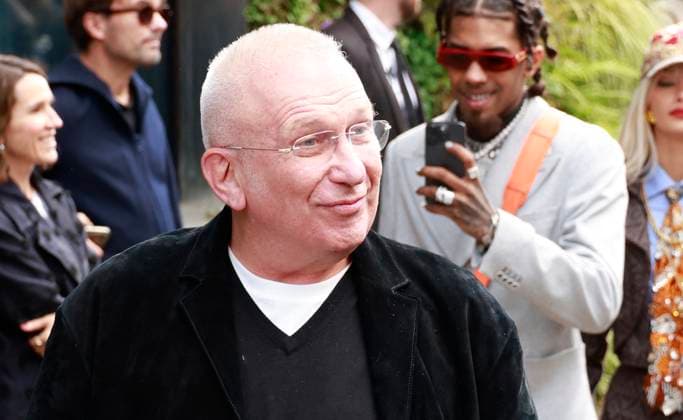 Jean Paul Gaultier arriving at the Jean Paul Gaultier fashion show during Paris Fashion Week, Womens Ready to Wear Spring Summer 2026 at the Musée du quai Branly in Paris, Sunday, October 5, 2025 Christophe Aubert via Bestimage Celebrities arriving at the Jean Paul Gaultier fashion show during Paris Fashion Week, Womens Ready to Wear Spring Summer 2026 at the Musée du quai Branly in Paris, Sunday, October 5, 2025 Paris France  Copyright: xChristophexAubertxviaxBestimagexChristophexAubertxviaxBestimagex